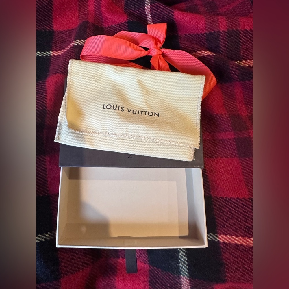 Authentic Louis Vuitton Empty Gift Box, dust bag & Tie Set - Picture 8 of 13